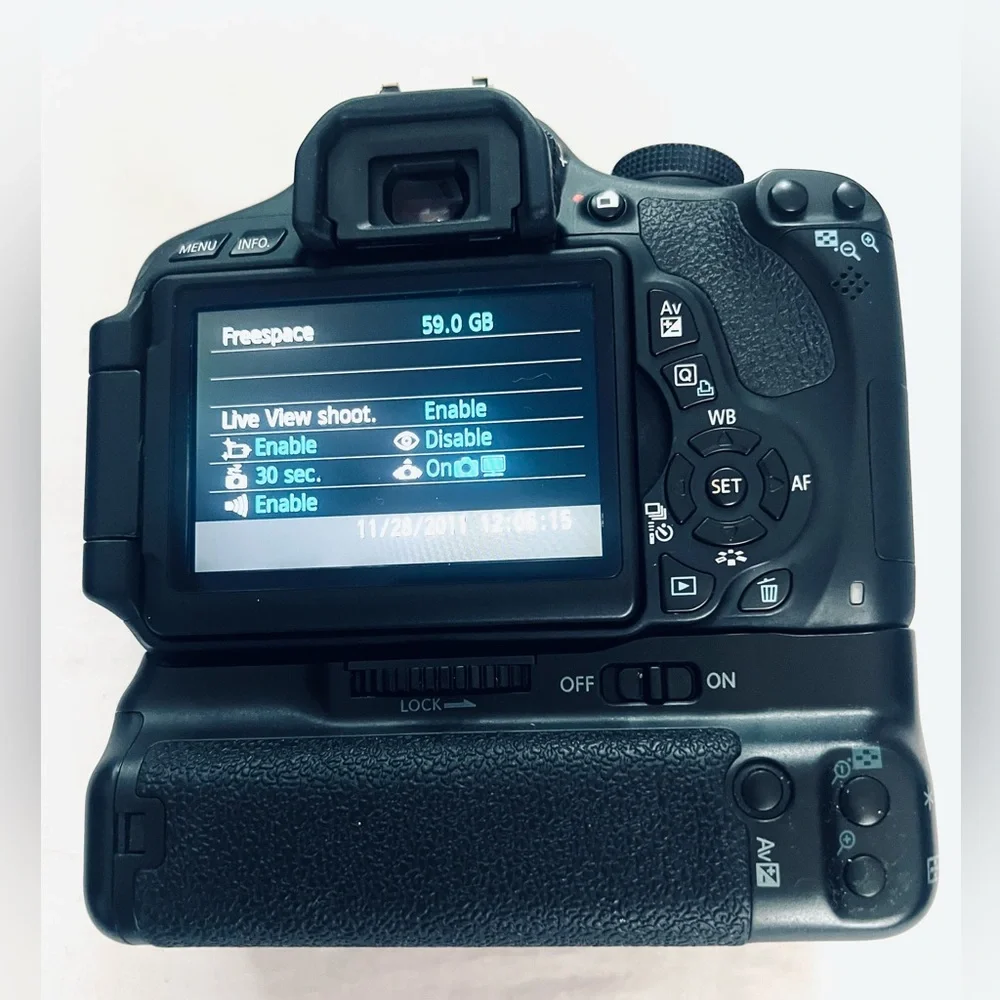 Canon EOS T5i 18.0MP DSLR Digital Camara Near Mint Conditions Great Working